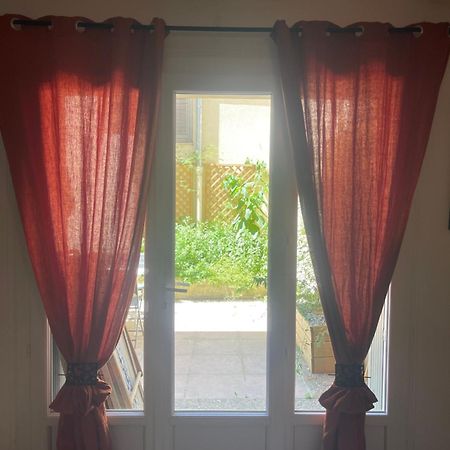 Appartement Intra Muros Avec Cour Privee Avignon Exterior foto